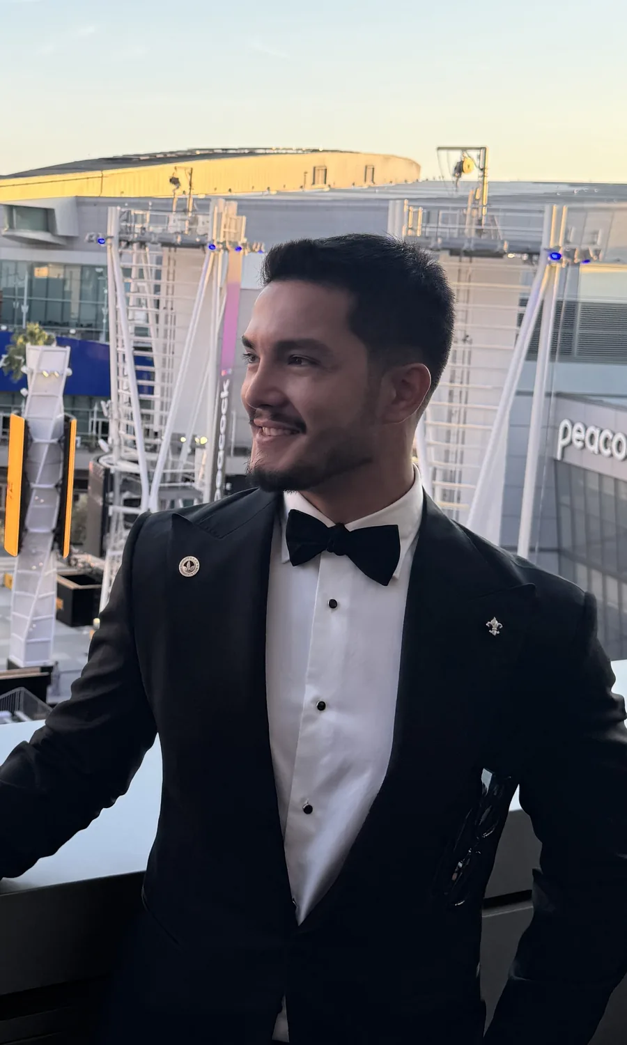 Los Angeles'ta smokin ve papyonla Ali Can Özçelik
