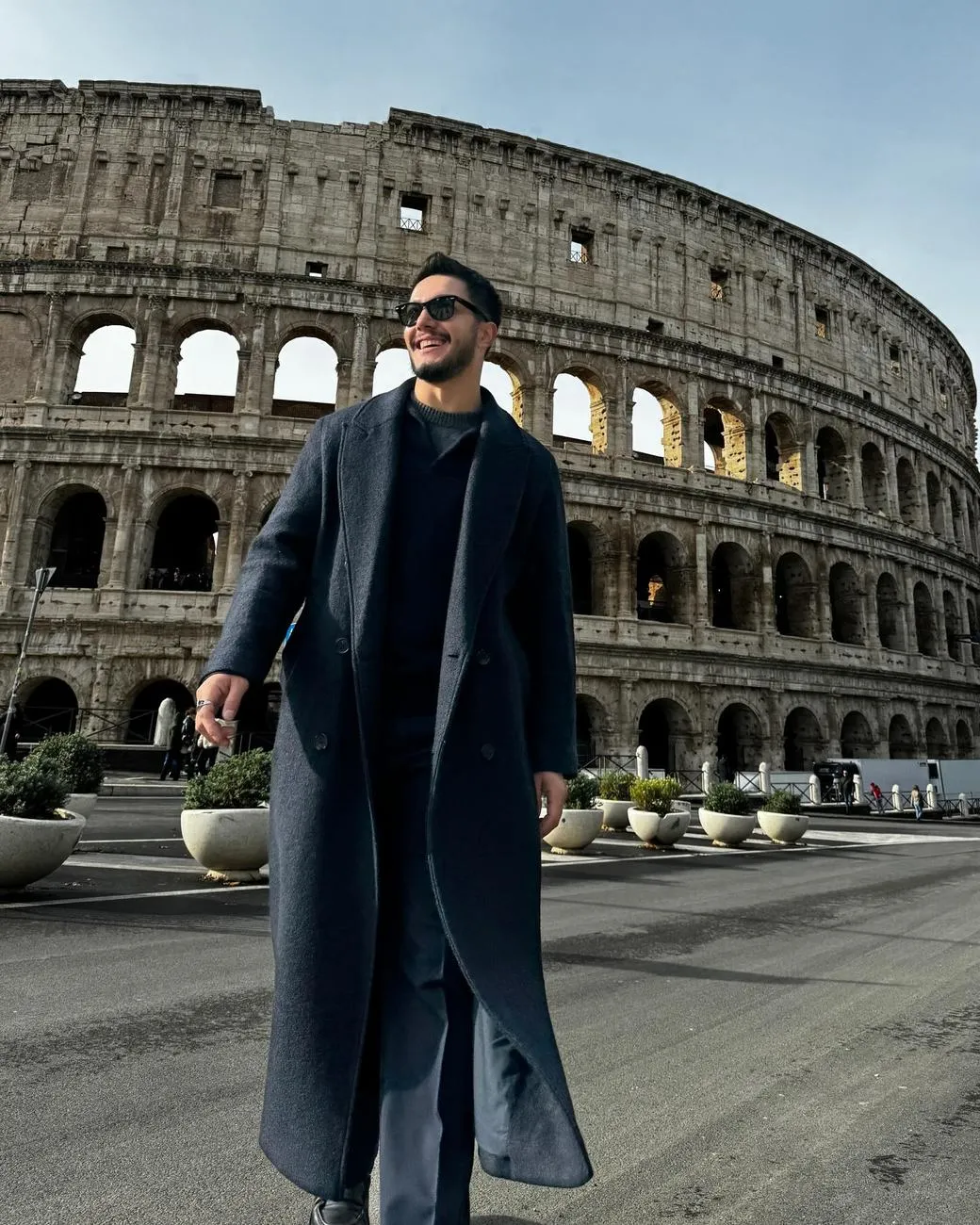 Roma'da Kolezyum önünde Ali Can